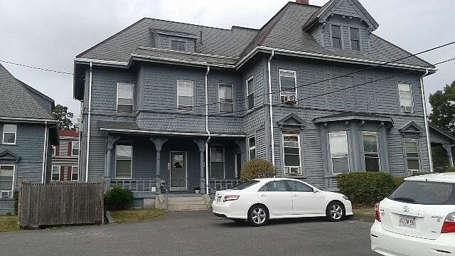 2nd image of 206 W Elm St APT 3