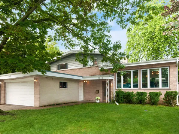 9050 Tamaroa Ter, Skokie, IL 60076