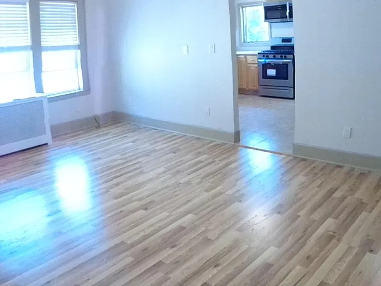125 Winslow Pl — Photo 3