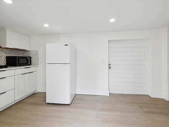 4th image of 152 Avenue 56 St #1