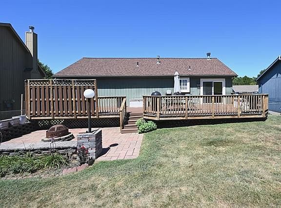 4th image of 1877 Gates Dr