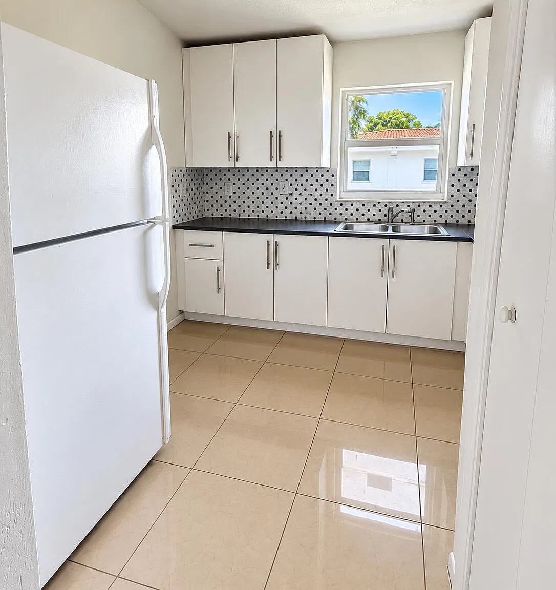 2 bed, 2.0 bath, 1095 sqft, $2,350 — Photo 3