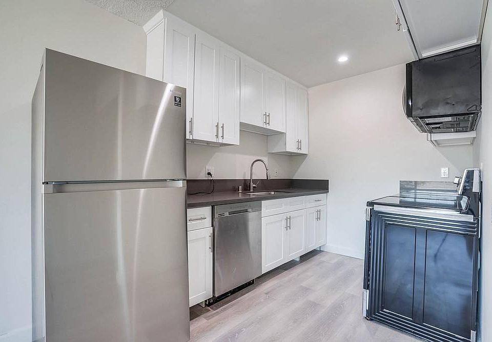 1st image of 15515 S Vermont Ave #2