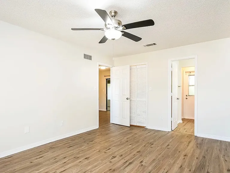 395 Eagle Cir — Photo 7