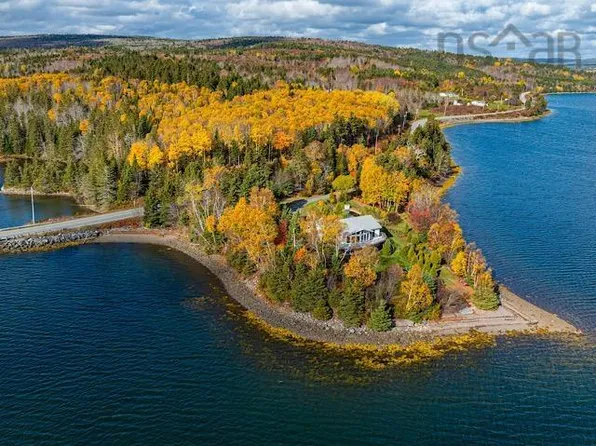 10818 Highway 16, Riverside, NS B0H 1G0