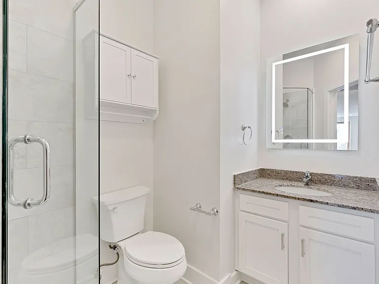 943 N Leavitt St — Photo 11