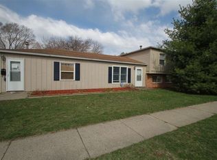 2910 W 9th St, Waterloo, IA 50702