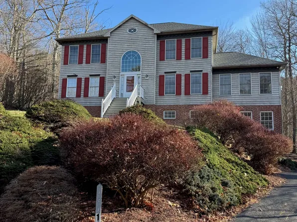 141 Player Ct, Mc Gaheysville, VA 22840