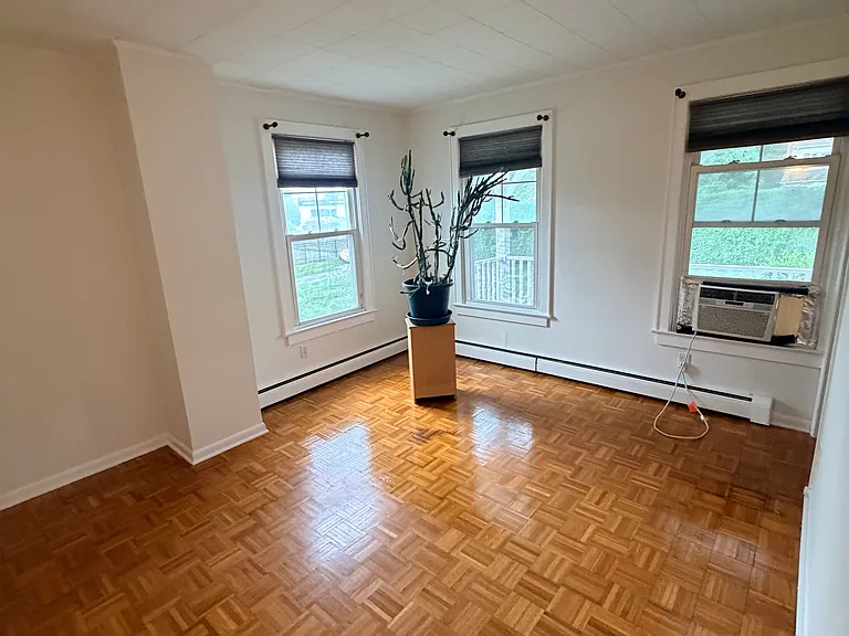 135 N Barry Ave #1 — Photo 3