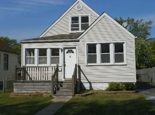 2712 W 90th St, Evergreen Park, IL 60805