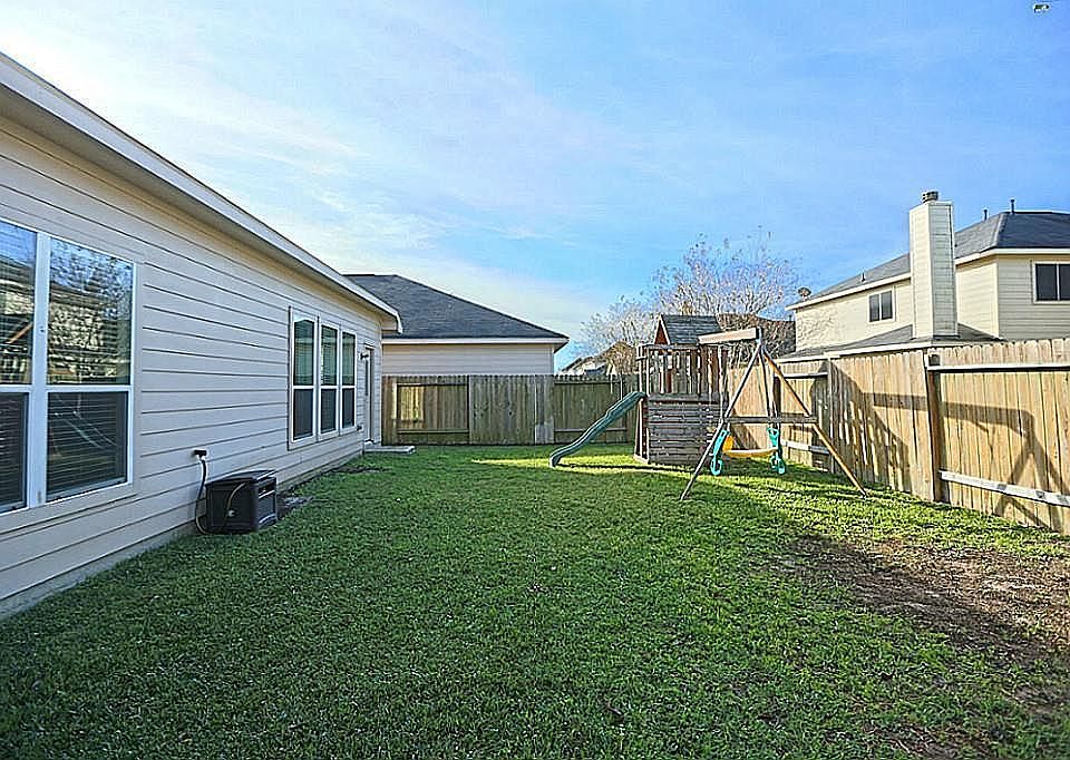 1st image of 2835 Lakecrest Forest Dr