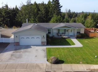 63408 Nathan Dr, Coos Bay, OR 97420
