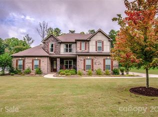 300 S San Agustin Dr, Mooresville, NC 28117