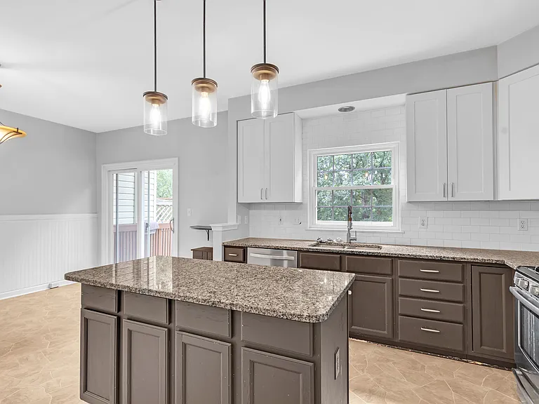 6880 Ridge Water Ct — Photo 7