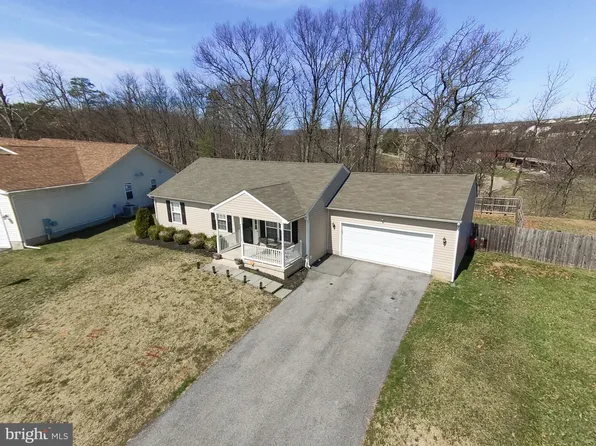 179 Ambrosia Ln, Martinsburg, WV 25405