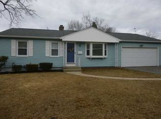 6 Regent Dr, Riverside, RI 02915