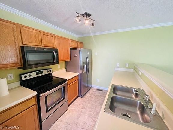 5th image of 1703 Vance St