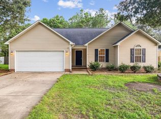 374 Hunters Creek Dr, Raeford, NC 28376