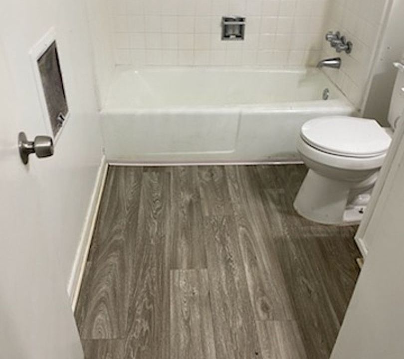 2nd image of 915 E 2nd St #97E253812