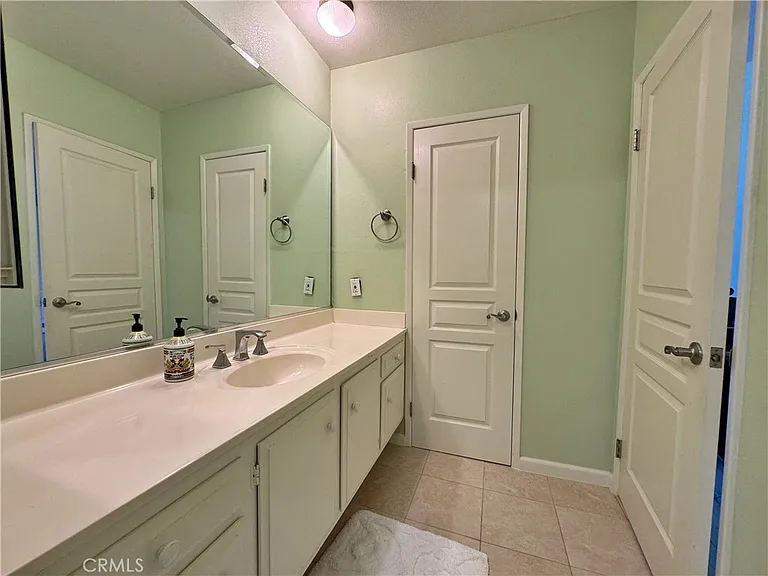 230 S Catalina Ave #203 — Photo 33