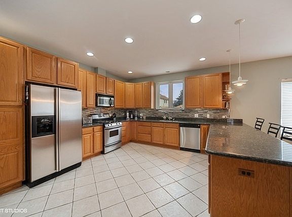 4th image of 6323 N Sayre Ave