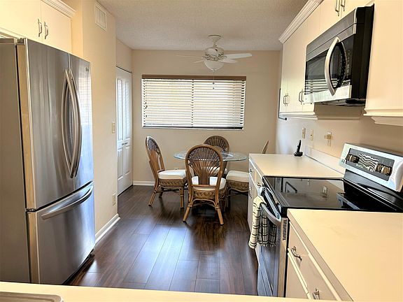 5th image of 4725 Lucerne Lakes Boulevard #309