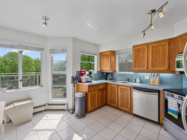 12 K De K Ct #313, New Westminster, BC V3M 6C5