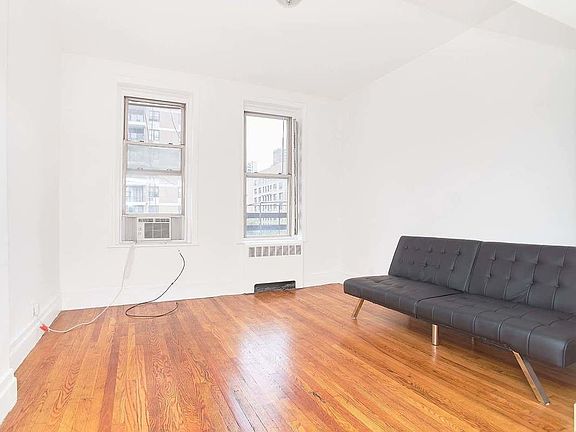 2nd image of 724 Amsterdam Ave APT 4D