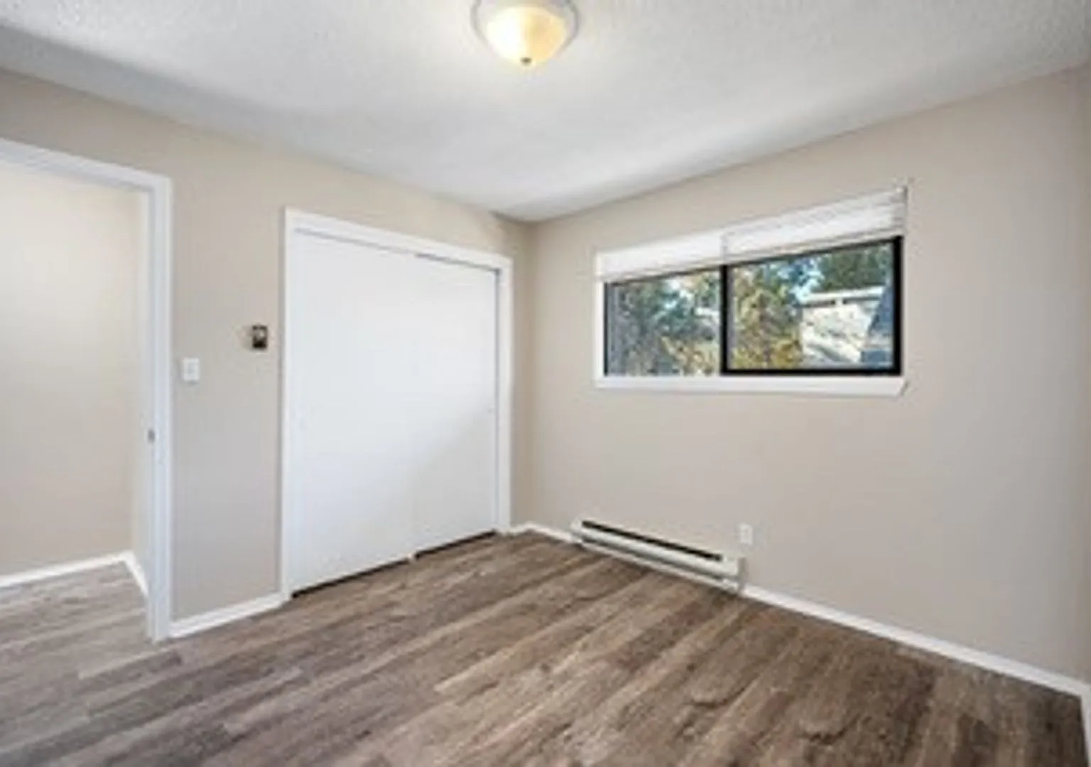 2bed 1 Bath Available Now In Historical Browne's Addition With Off Street Parking — Photo 3
