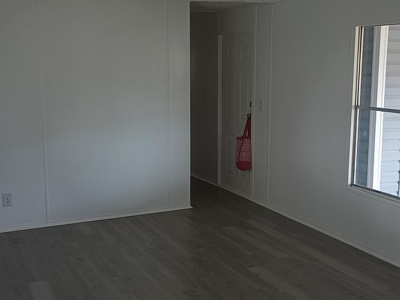3rd image of 5329 Landis Ave