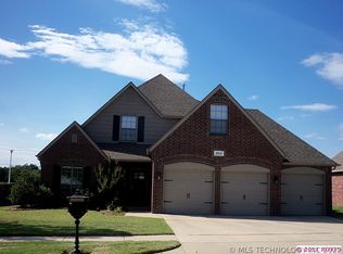 2512 S 10th St, Broken Arrow, OK 74012