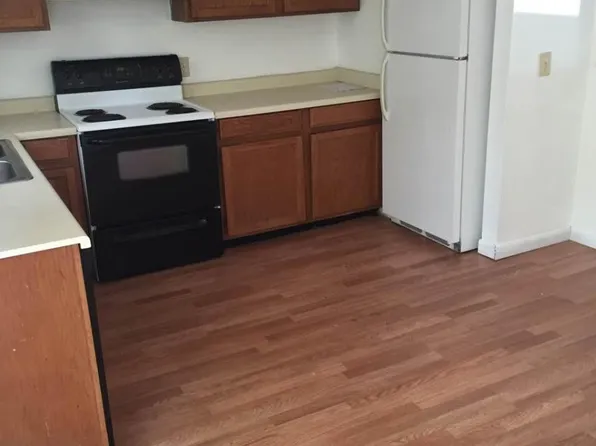 139 Rowe Ln, Johnson City, TN 37601