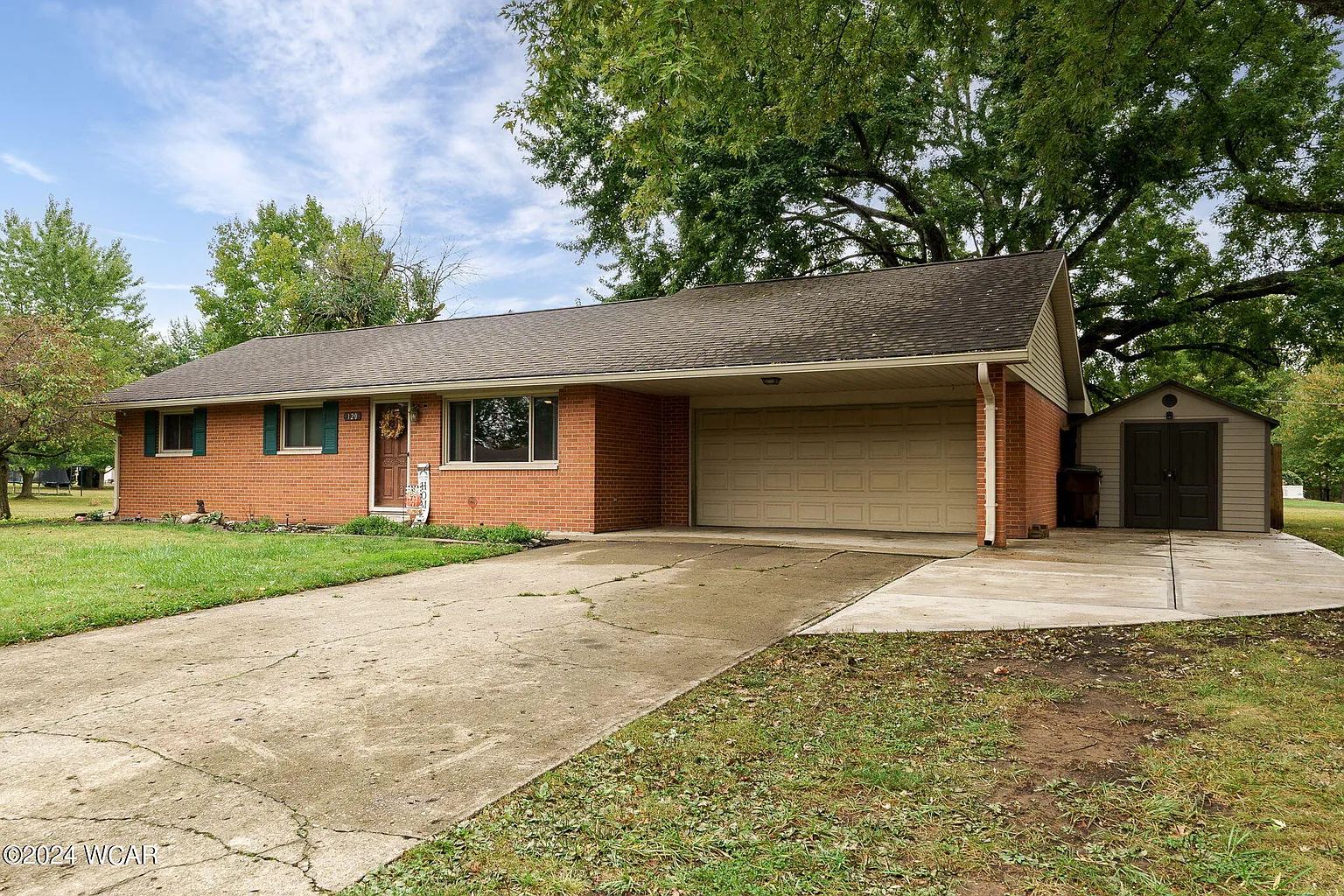 120 Windmere Dr photo 1
