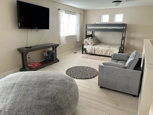 415 S 740 E — Photo 23