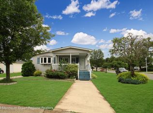 92 Pine Ridge Blvd, Whiting, NJ 08759