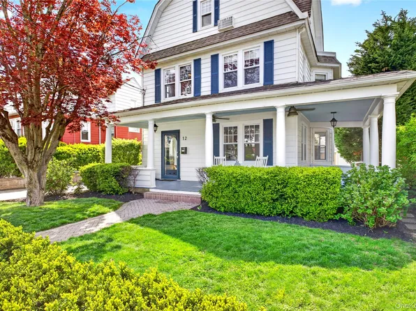 12 Belleview Avenue, Port Washington, NY 11050