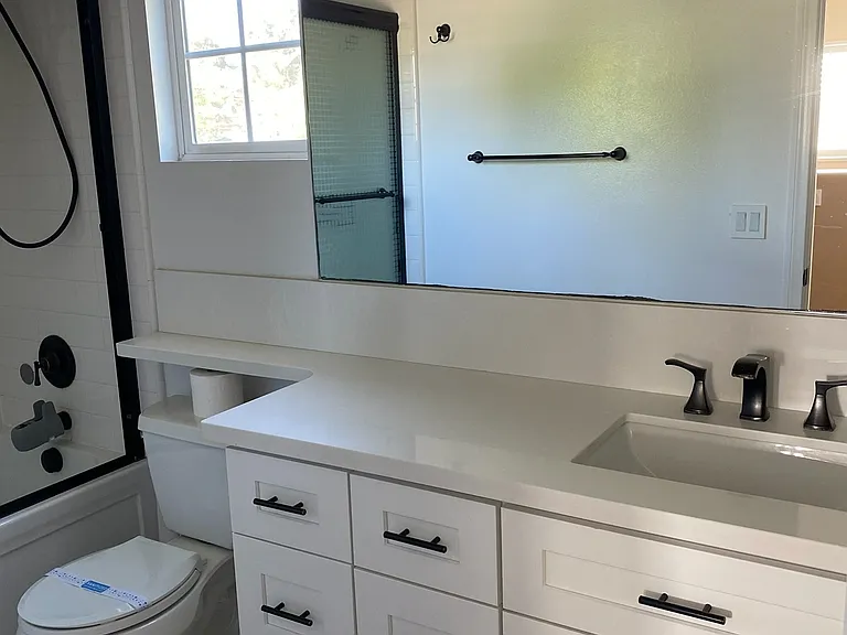 1693 Thompson Ave — Photo 5