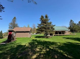287 Flagg Pond Rd, Greensboro Bend, VT 05842