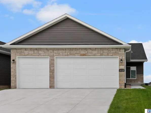 10730 Majestic Ln, Lincoln, NE 68527