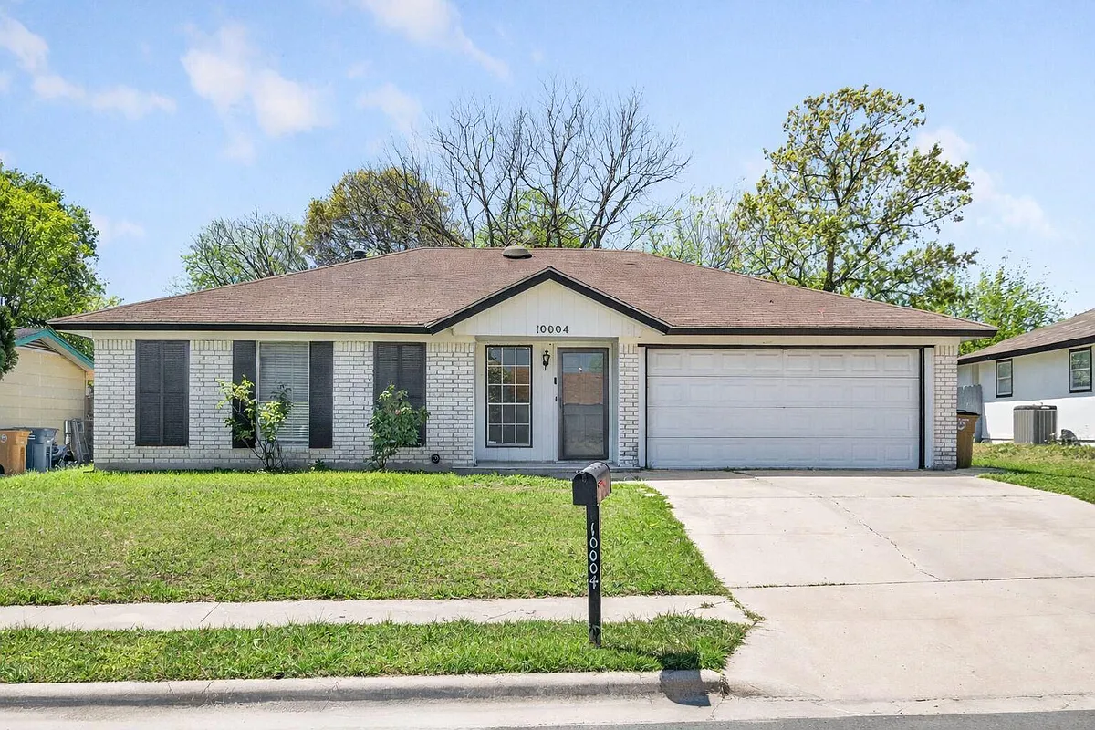 Building Photo - 10004 Woodhaven Dr