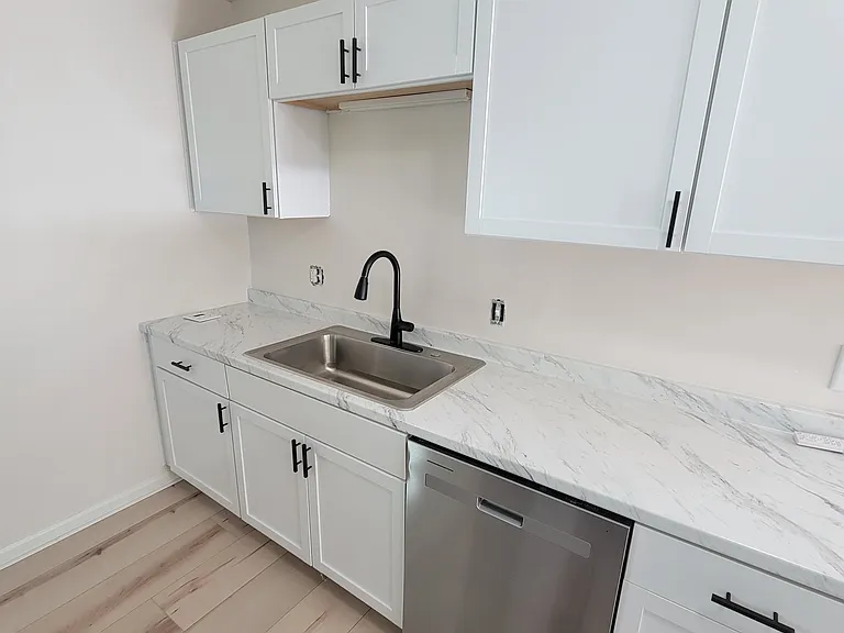 4100 Northfield Rd — Photo 7