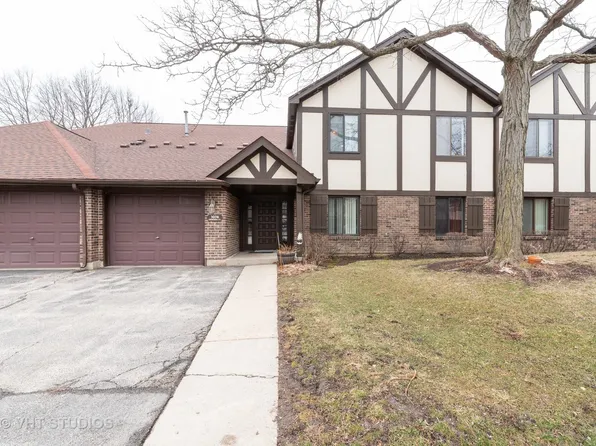 1074 Creekside Ct #2AL, Wheeling, IL 60090