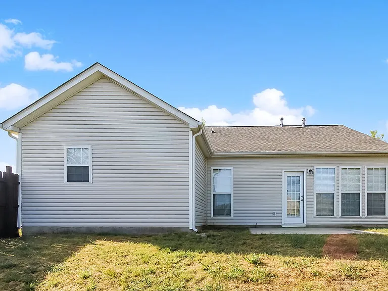 8704 Rozumny Dr — Photo 16