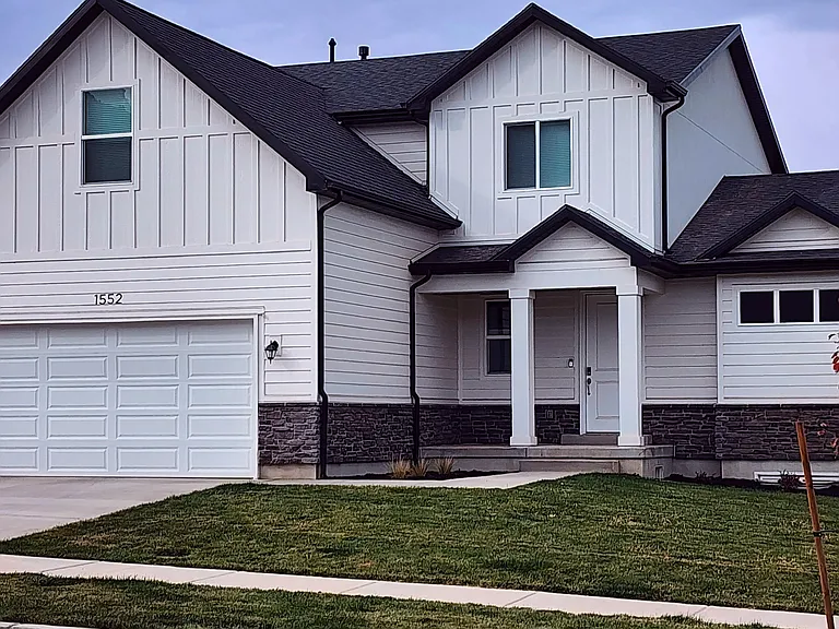 1552 S 210 W — Photo 2