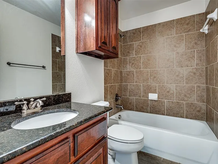 778 Fall River Dr — Photo 6