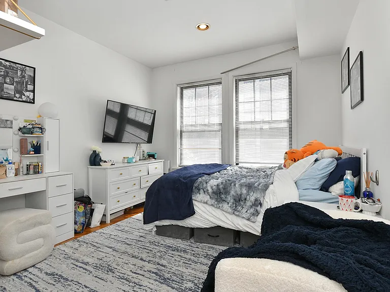 112 Clinton St #1 — Photo 9
