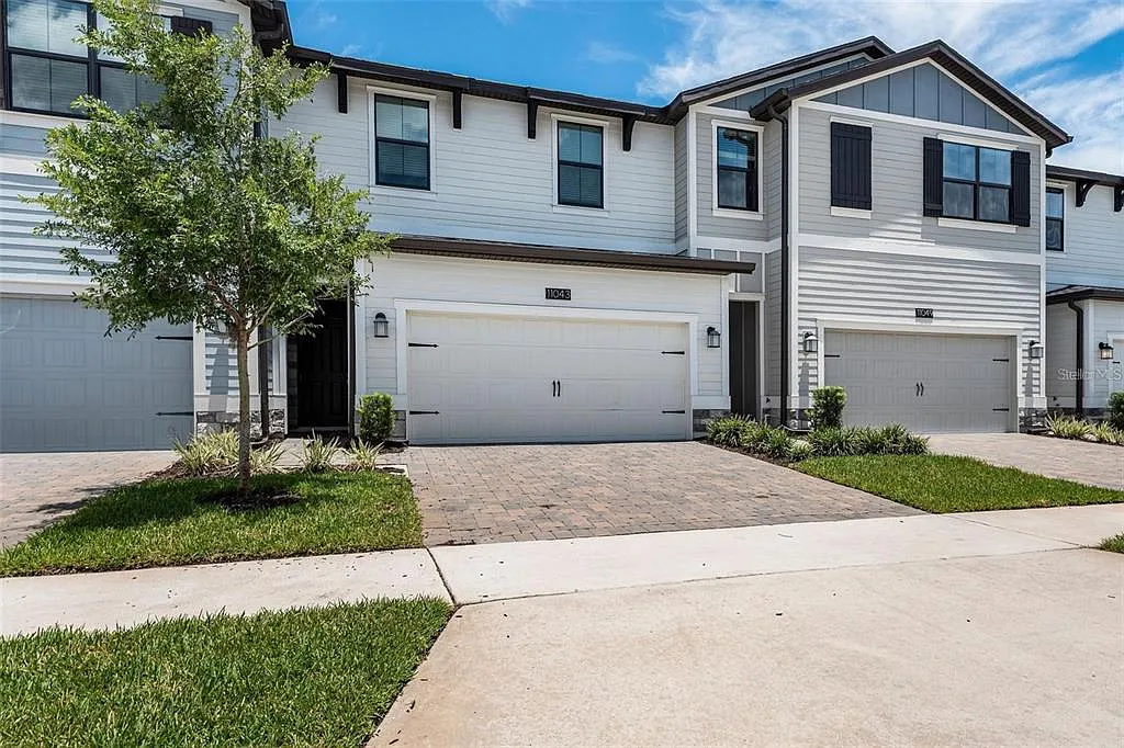 3 bed, 2.5 bath, 1863 sqft, $2,750 — Photo 2