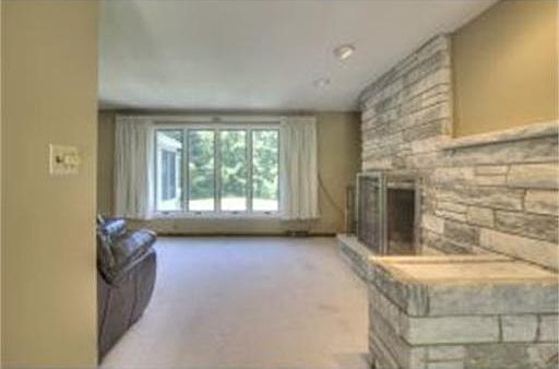 3rd image of 8 Cortland Dr