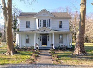 3952 Irvington Rd, Irvington, VA 22480