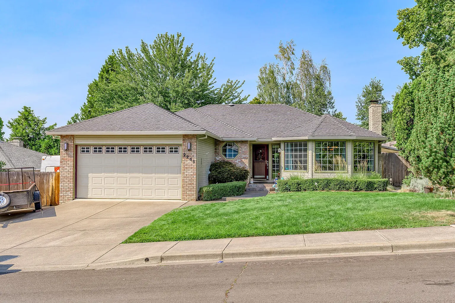 2265 Ridge Way photo 1